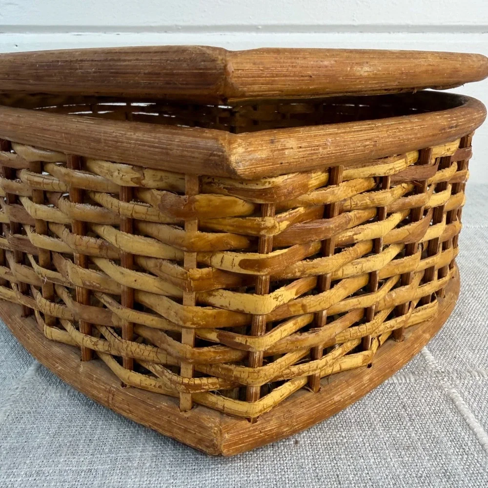 Cottagecore‎ Heart Hinged Lid Storage Basket 11.5